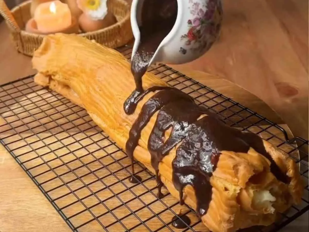 Ekler Gigante em Rolo (Bomba de Confeitaria Família)