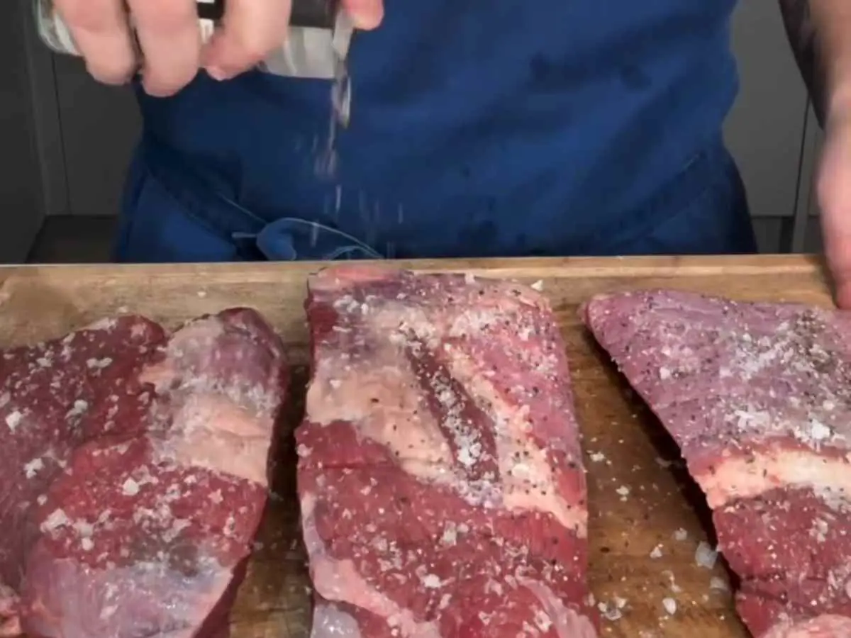 Carne de Panela Desfiada: O segredo do molho aveludado que vai transformar o seu almoço de domingo! Peito Bovino