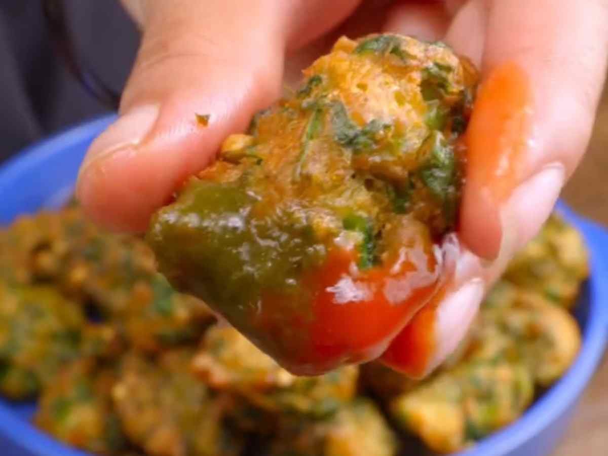 Você teria coragem de comer essa Comida de Rua Indiana? O segredo do bolinho mais famoso de Delhi! bolinho indiano