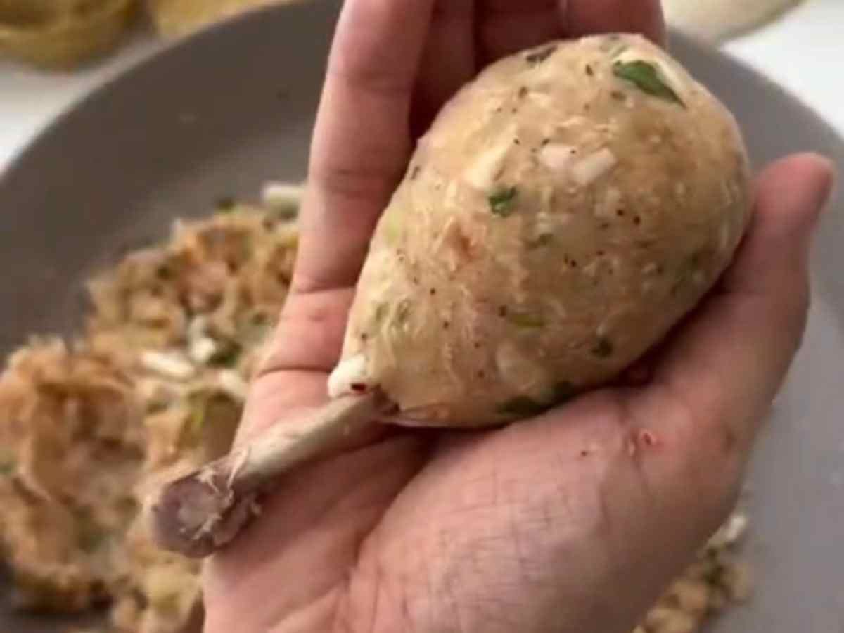 Coxinha de Frango com Queijo: coloque suas coxas na panela e veja o truque do osso que viralizou #116 coxinha de franco recheada