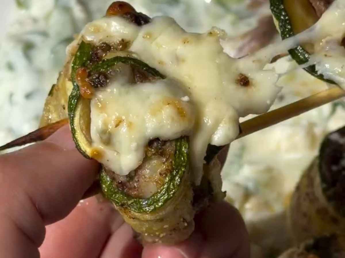 Espetinhos de Abobrinha com Carne Moída e Queijo: Low-Carb, Proteicos e Irresistíveis